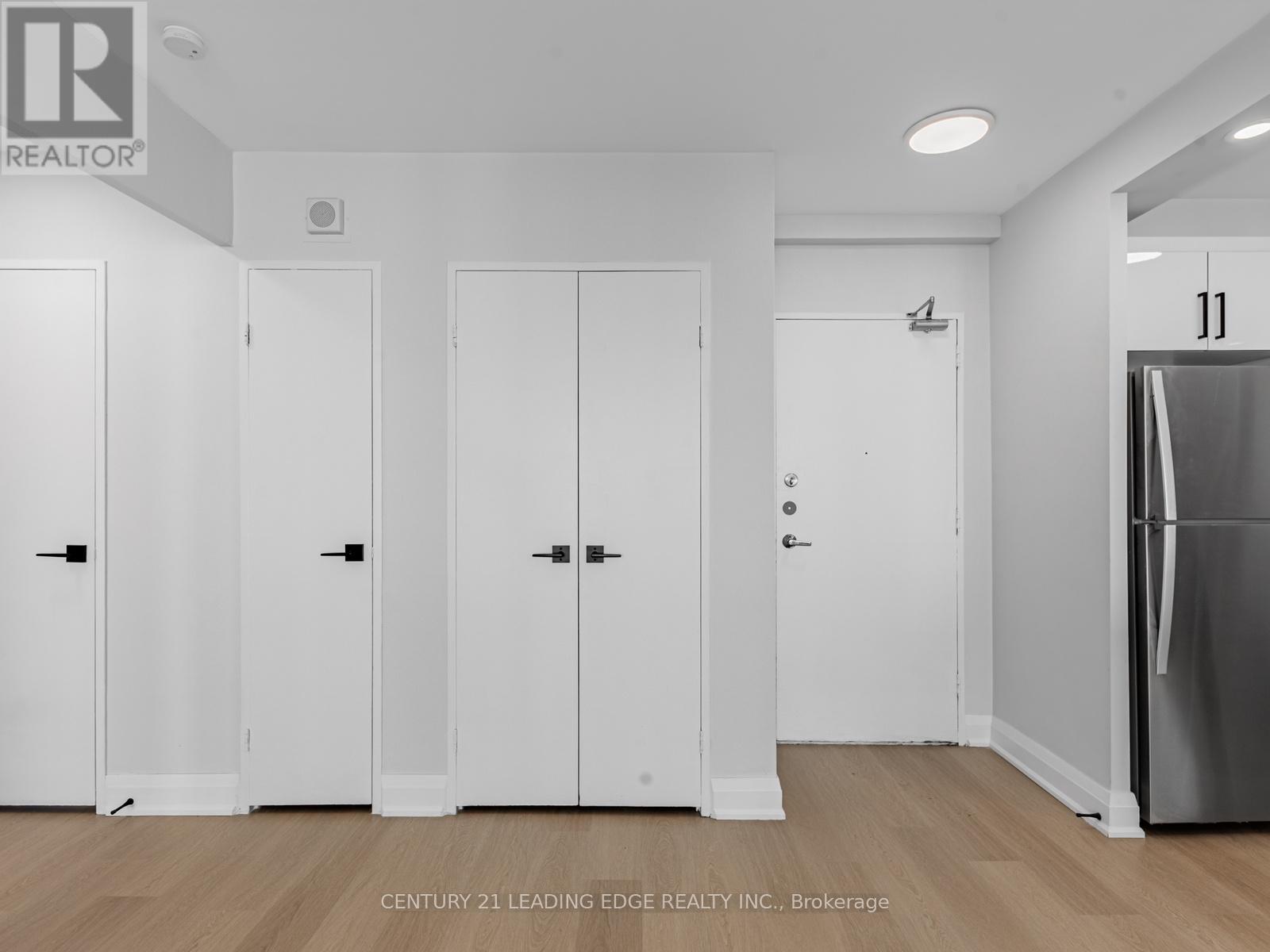 718 - 377 Ridelle Avenue, Toronto, Ontario  M6B 1K2 - Photo 11 - W12817706