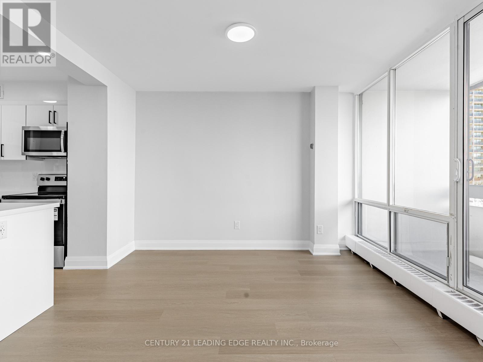 718 - 377 Ridelle Avenue, Toronto, Ontario  M6B 1K2 - Photo 7 - W12817706