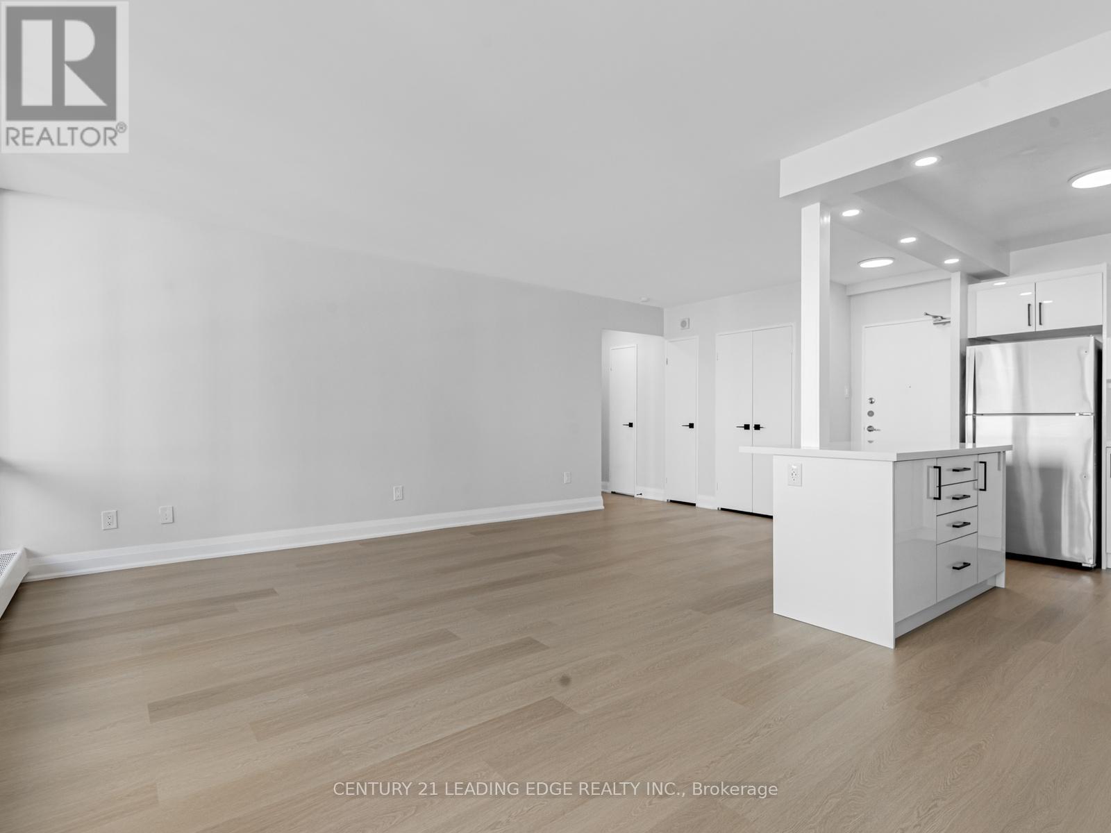 718 - 377 Ridelle Avenue, Toronto, Ontario  M6B 1K2 - Photo 9 - W12817706