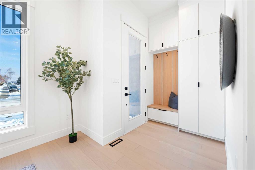 2105 7 Street Ne, Calgary, Alberta  T2E 4C7 - Photo 4 - A2286239