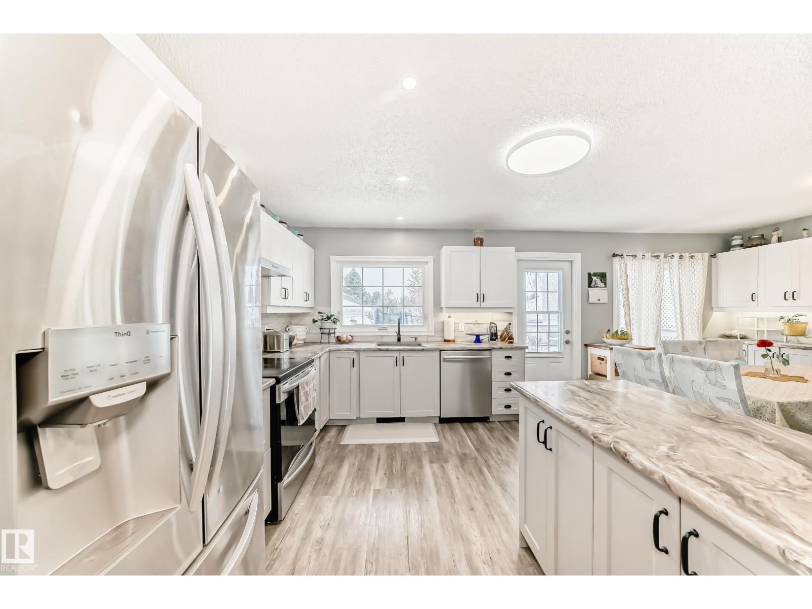 4315 89 St Nw, Edmonton, Alberta  T6K 1A6 - Photo 10 - E4474743