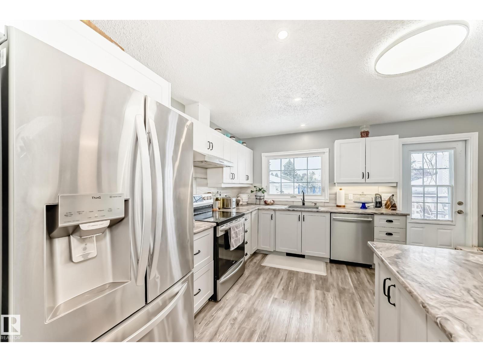 4315 89 St Nw, Edmonton, Alberta  T6K 1A6 - Photo 9 - E4474743