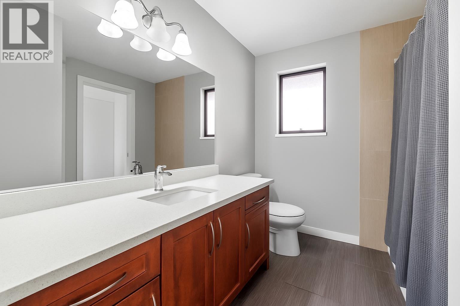 3003 Nw Sunnyhurst Road, North Vancouver, British Columbia  V7K 2G4 - Photo 11 - R3093107