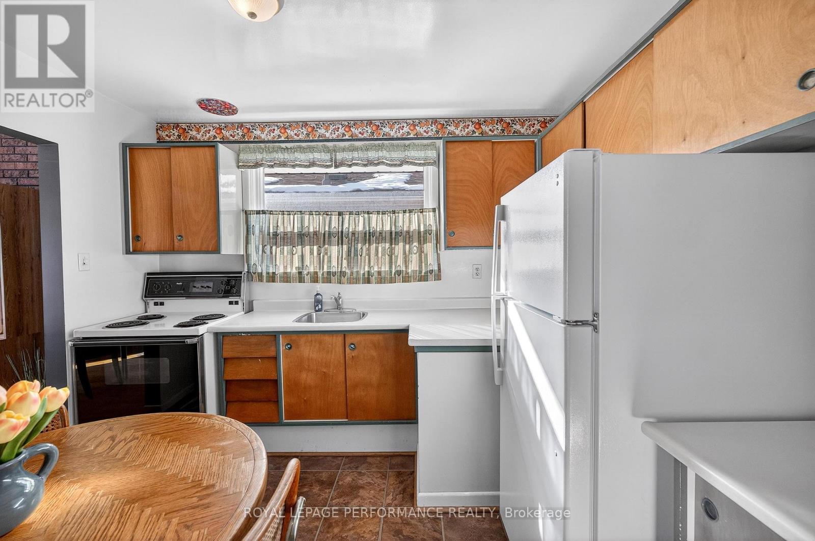 2 Littlewood Crescent, Toronto (Eringate-Centennial-West Deane), Ontario  M9C 4A8 - Photo 17 - W12817722