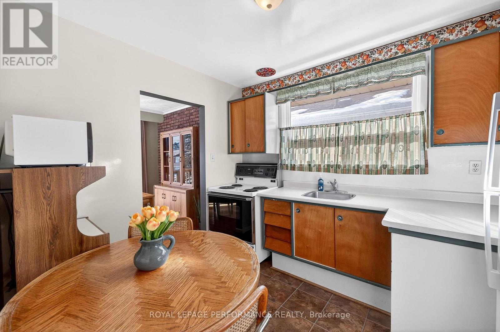 2 Littlewood Crescent, Toronto (Eringate-Centennial-West Deane), Ontario  M9C 4A8 - Photo 18 - W12817722