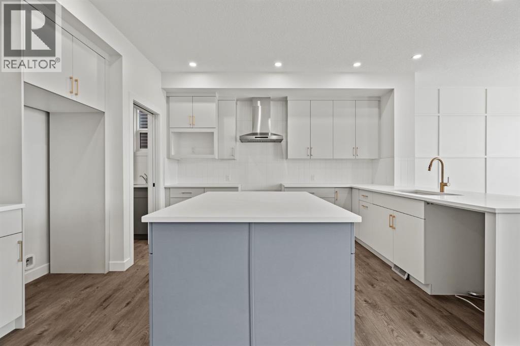 2220 Lancaster Heights Se, Airdrie, Alberta  T4A 3R1 - Photo 3 - A2282200