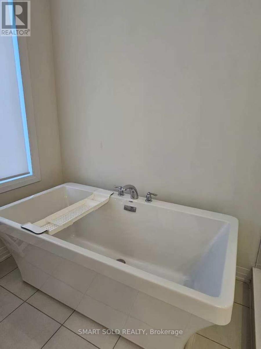 23 Millman Lane, Richmond Hill, Ontario  L4S 0P8 - Photo 9 - N12817712