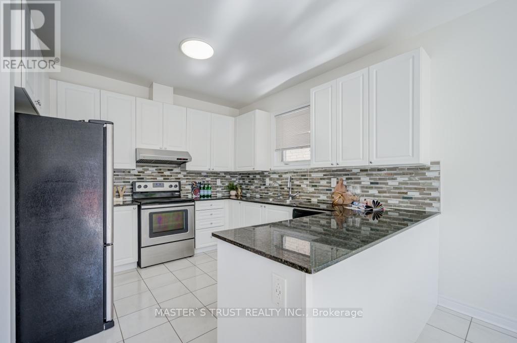 56 Herefordshire Crescent, East Gwillimbury, Ontario  L9N 0B7 - Photo 14 - N12817724