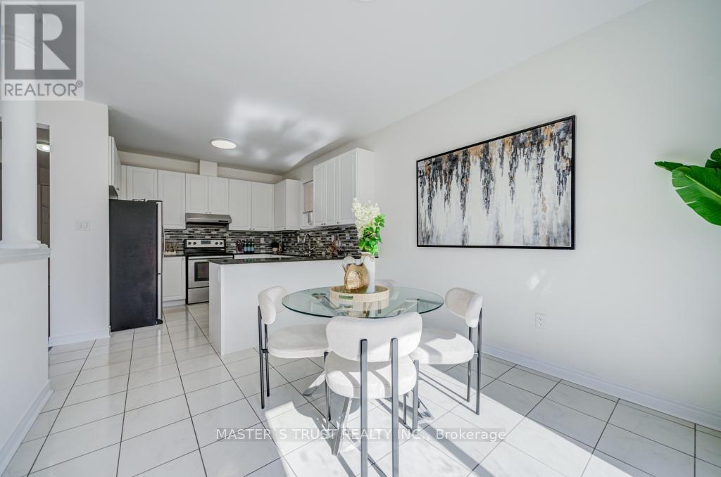 56 Herefordshire Crescent, East Gwillimbury, Ontario  L9N 0B7 - Photo 17 - N12817724