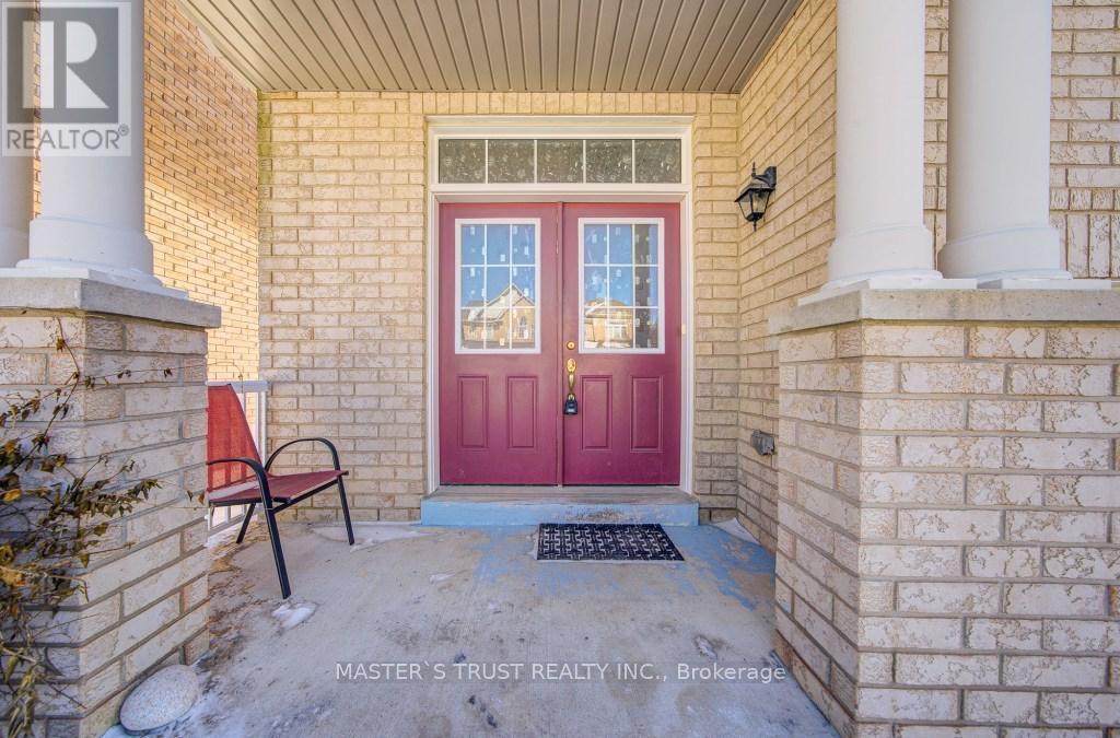 56 Herefordshire Crescent, East Gwillimbury, Ontario  L9N 0B7 - Photo 2 - N12817724