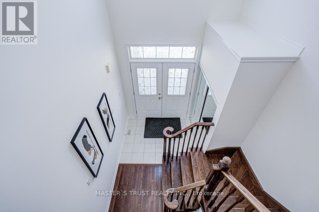 56 Herefordshire Crescent, East Gwillimbury, Ontario  L9N 0B7 - Photo 23 - N12817724