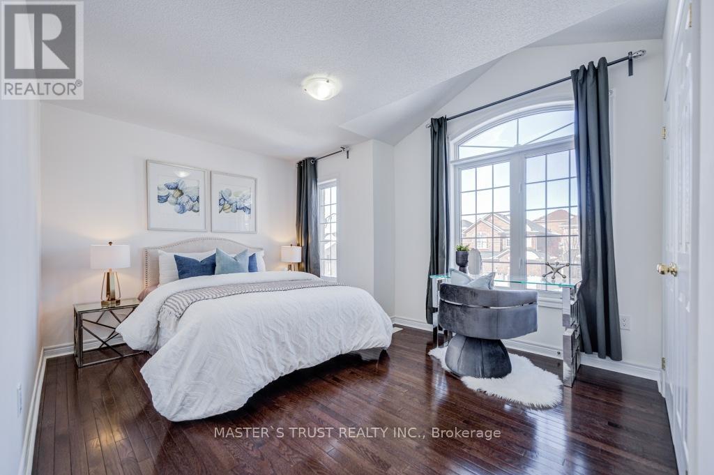 56 Herefordshire Crescent, East Gwillimbury, Ontario  L9N 0B7 - Photo 25 - N12817724