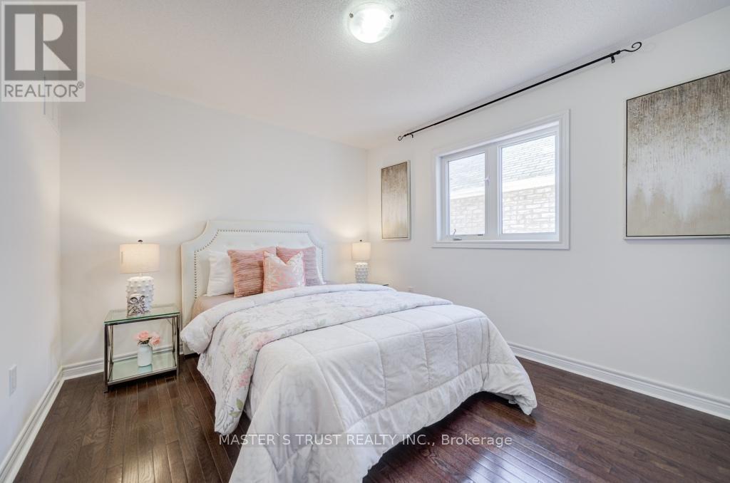 56 Herefordshire Crescent, East Gwillimbury, Ontario  L9N 0B7 - Photo 28 - N12817724