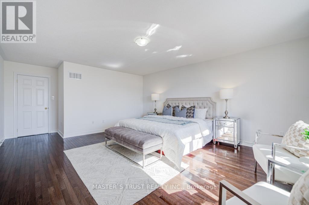 56 Herefordshire Crescent, East Gwillimbury, Ontario  L9N 0B7 - Photo 33 - N12817724