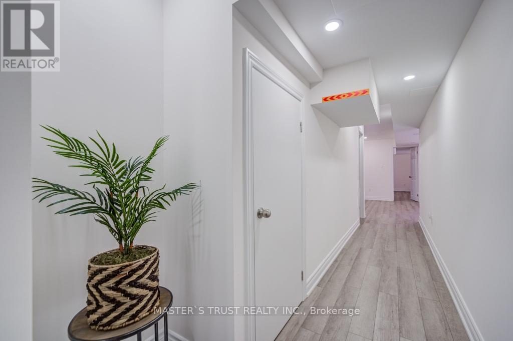 56 Herefordshire Crescent, East Gwillimbury, Ontario  L9N 0B7 - Photo 39 - N12817724