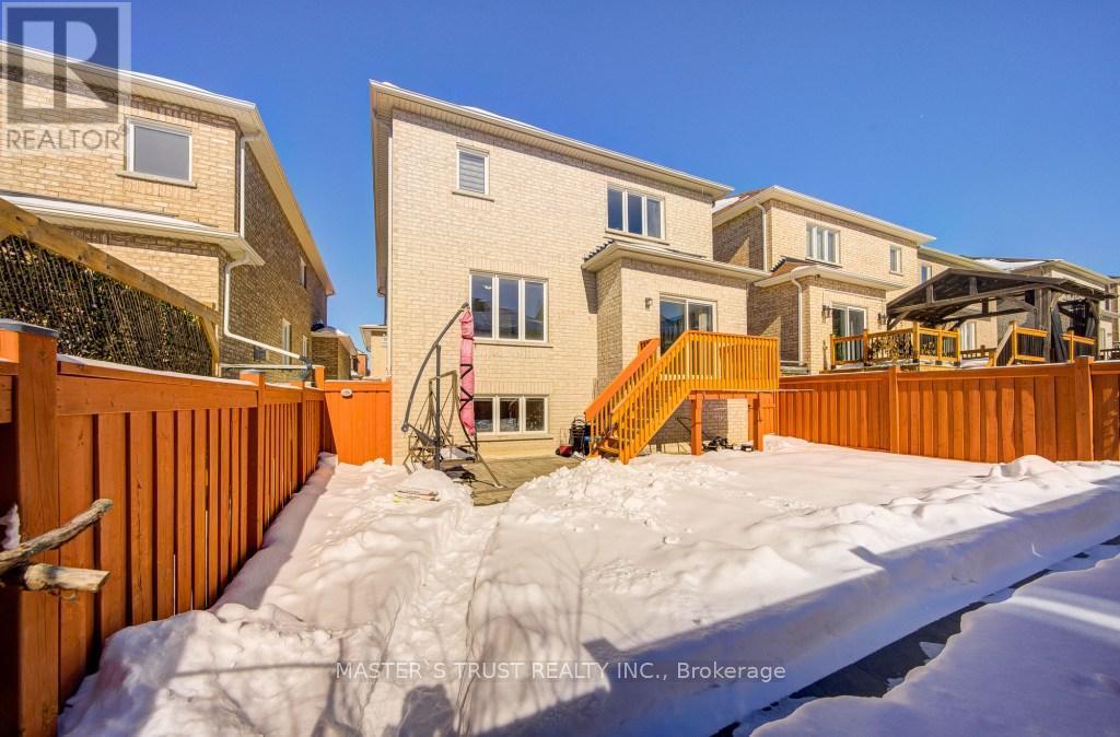 56 Herefordshire Crescent, East Gwillimbury, Ontario  L9N 0B7 - Photo 49 - N12817724