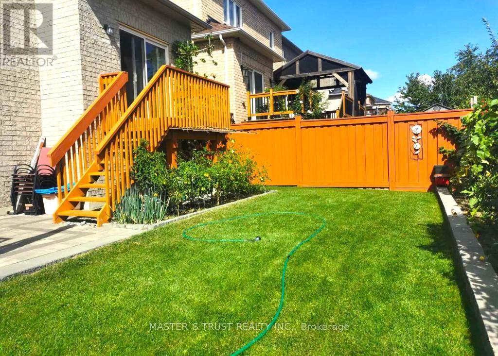 56 Herefordshire Crescent, East Gwillimbury, Ontario  L9N 0B7 - Photo 50 - N12817724