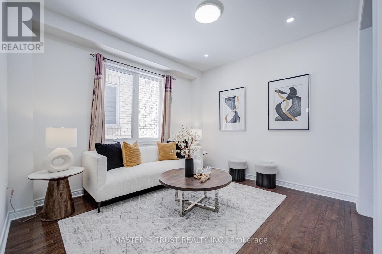 56 Herefordshire Crescent, East Gwillimbury, Ontario  L9N 0B7 - Photo 6 - N12817724