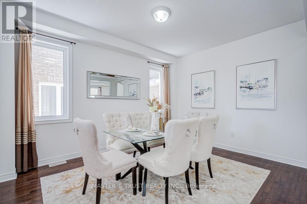 56 Herefordshire Crescent, East Gwillimbury, Ontario  L9N 0B7 - Photo 9 - N12817724