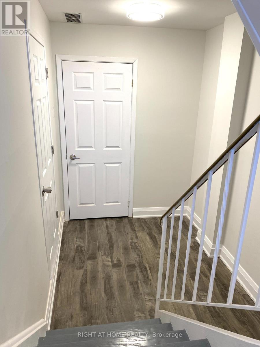 5473 Schueller Crescent, Burlington, Ontario  L7L 3T1 - Photo 3 - W12814126