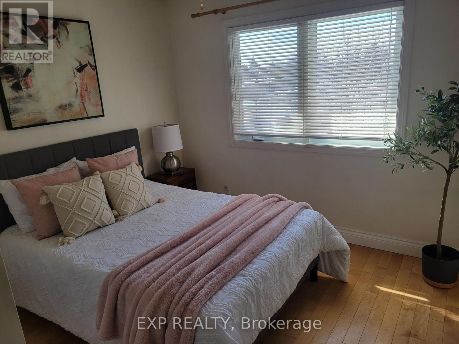 1104 Sawgrass Crescent, Mississauga, Ontario  L5C 3V4 - Photo 20 - W12817708