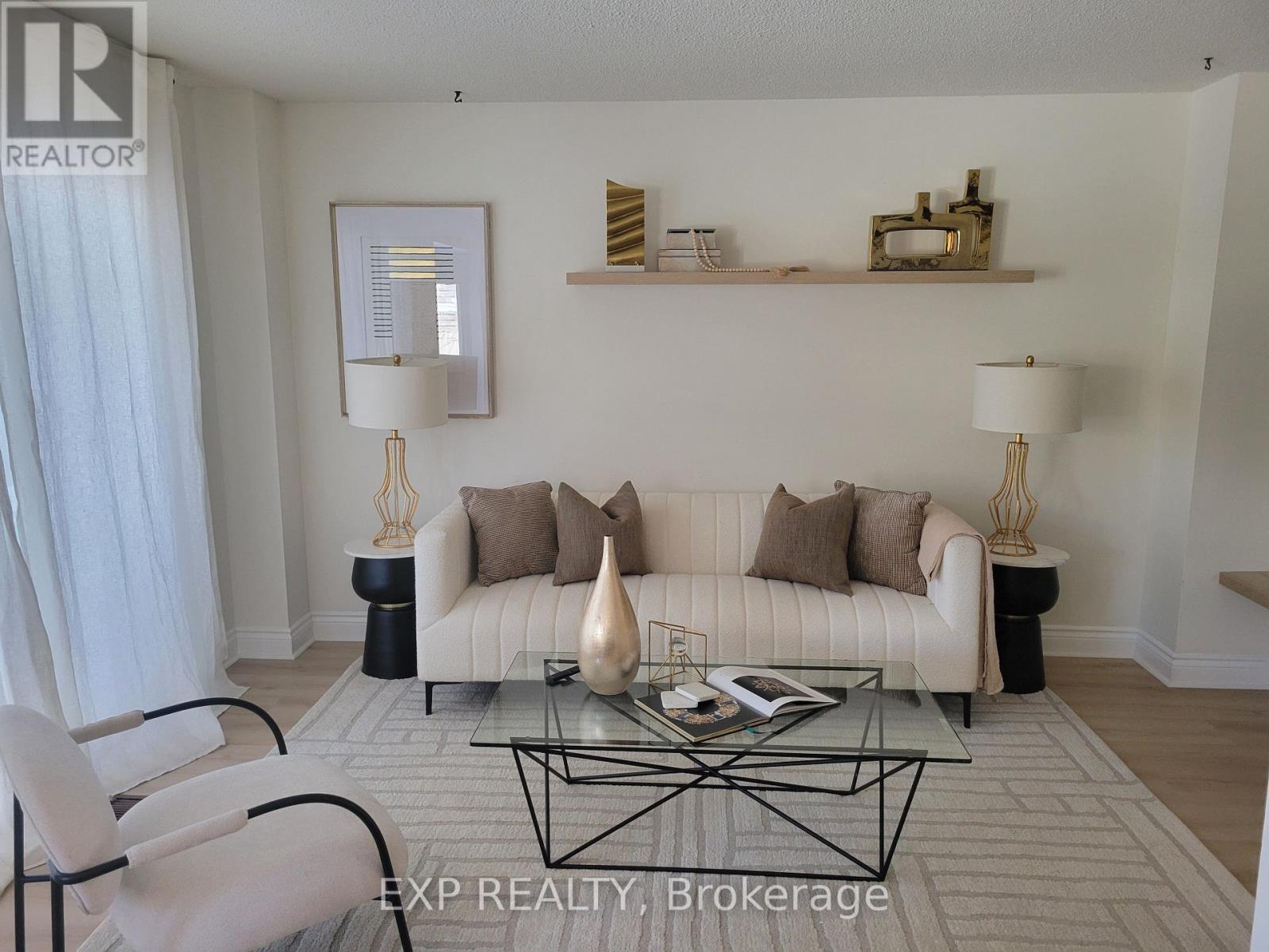 1104 Sawgrass Crescent, Mississauga, Ontario  L5C 3V4 - Photo 8 - W12817708