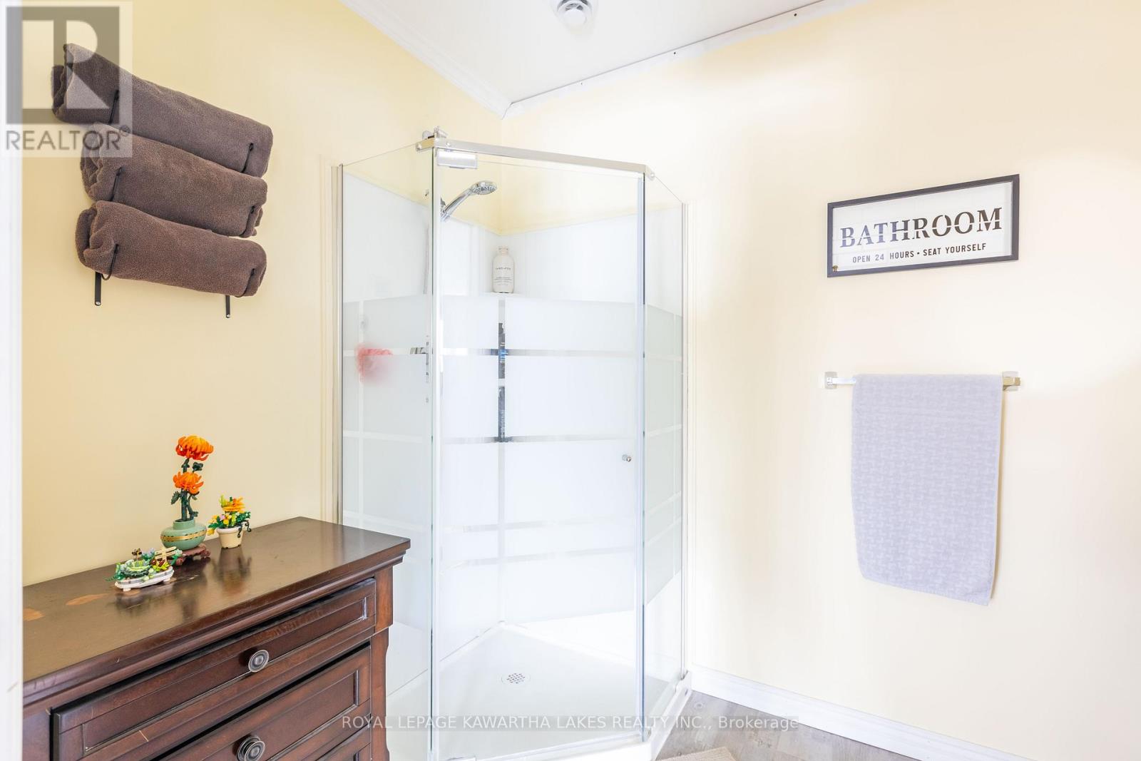 104 Cameron Drive, Kawartha Lakes, Ontario  K0M 1G0 - Photo 21 - X12817744