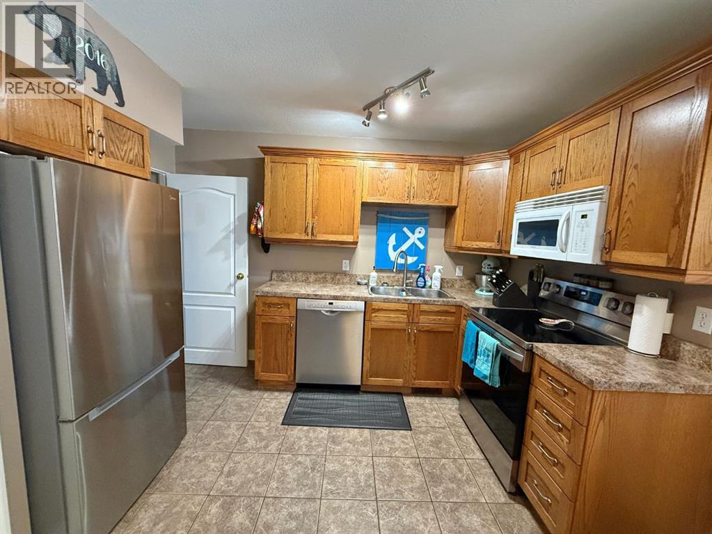 31, 126 Hardisty Avenue, Hinton, Alberta  T7V 1B6 - Photo 5 - A2272504