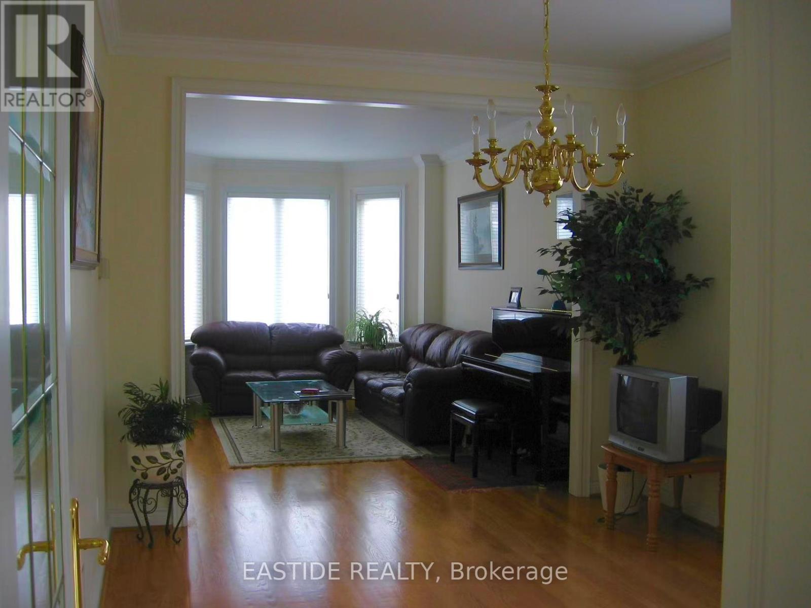 331 Senlac Road, Toronto, Ontario  M2R 3X3 - Photo 4 - C12817748