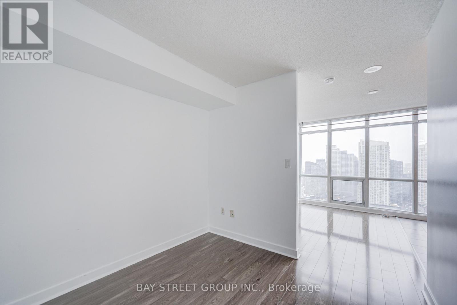 3716 - 11 Brunel Court, Toronto, Ontario  M5V 3Y3 - Photo 9 - C12817760