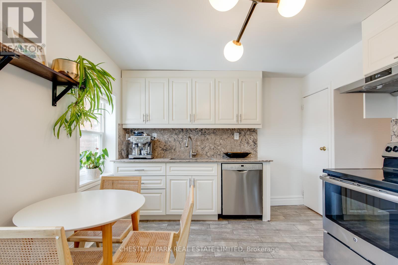 268 Prescott Avenue, Toronto, Ontario  M6N 3H1 - Photo 19 - W12817756