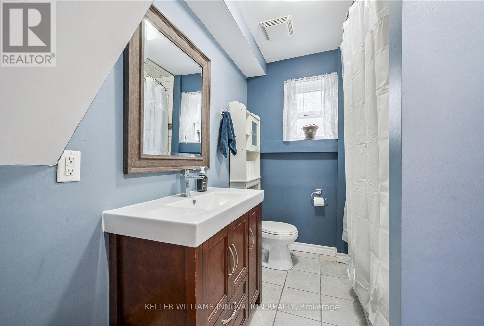 Lower Unit - 306 Shelley Drive, Kitchener, Ontario  N2C 1N1 - Photo 12 - X12817762