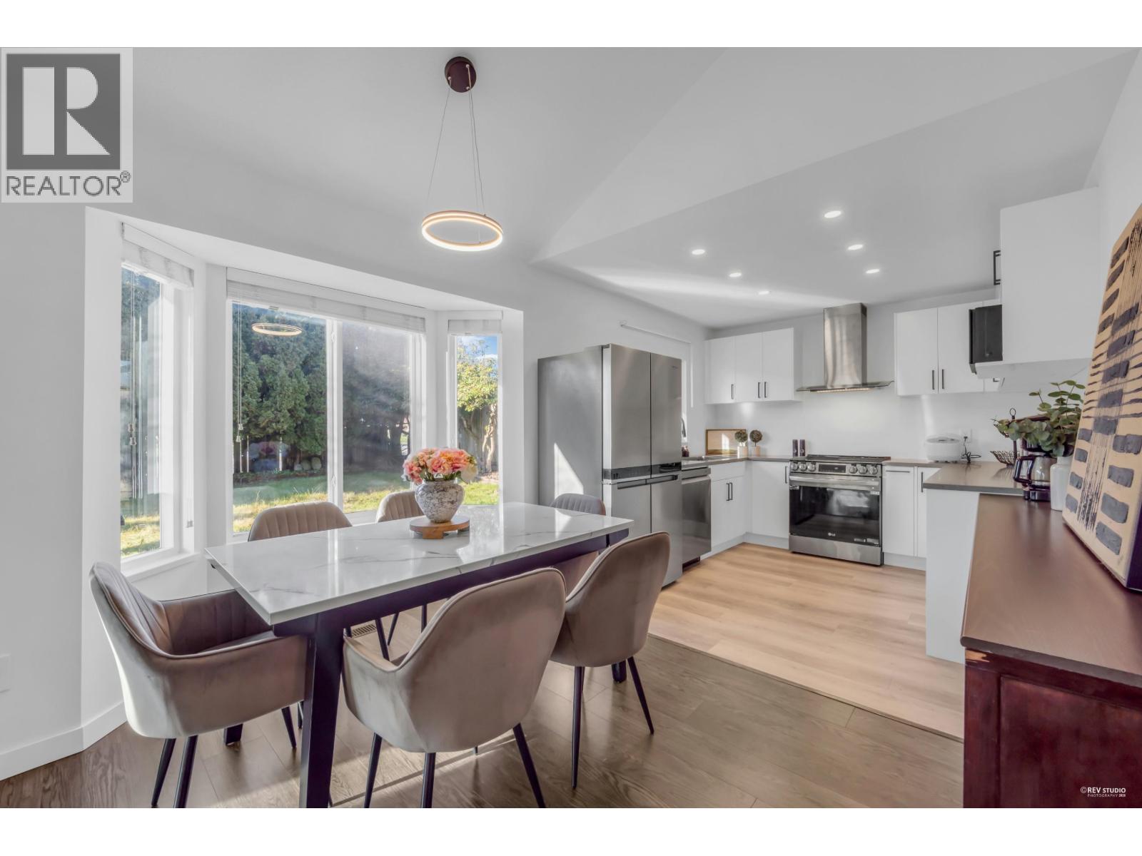 642 Lost Lake Drive, Coquitlam, British Columbia  V3C 5G3 - Photo 13 - R3093338