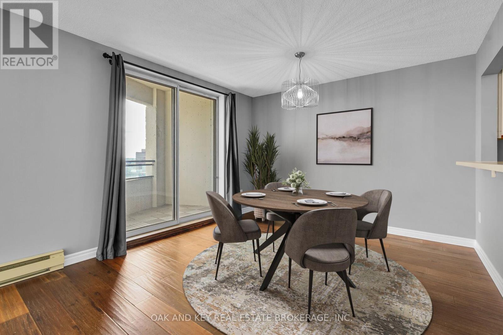 Photo 13 of 48 for 1404 - 500 Talbot Street