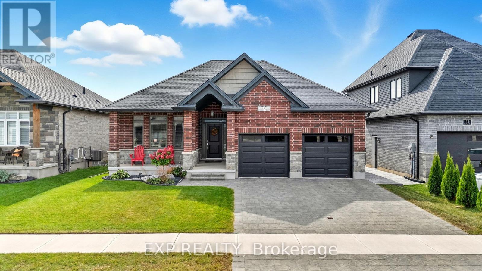 19 Statham Street, Strathroy-Caradoc, Ontario  N7G 0G2 - Photo 1 - X12817788