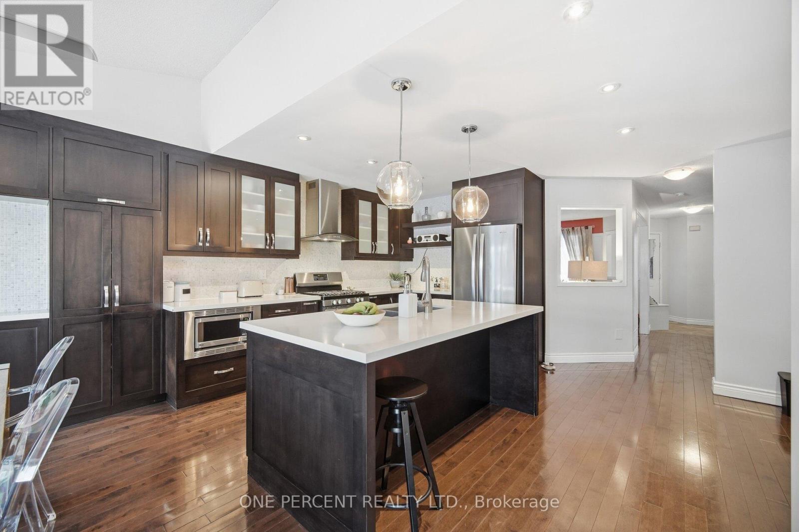 3952 Honey Locust Trail, Mississauga, Ontario  L5N 6X4 - Photo 13 - W12817796