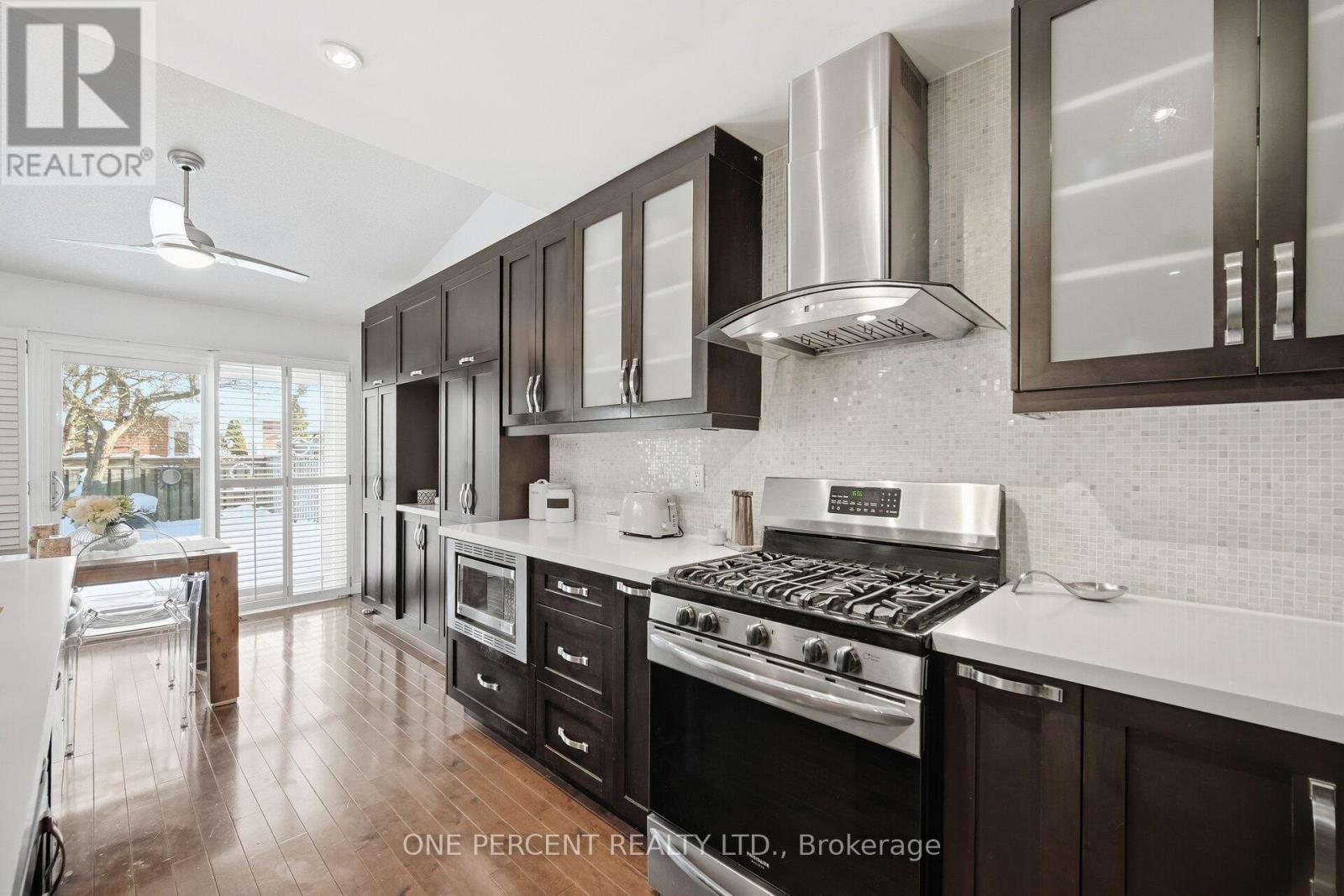 3952 Honey Locust Trail, Mississauga, Ontario  L5N 6X4 - Photo 16 - W12817796