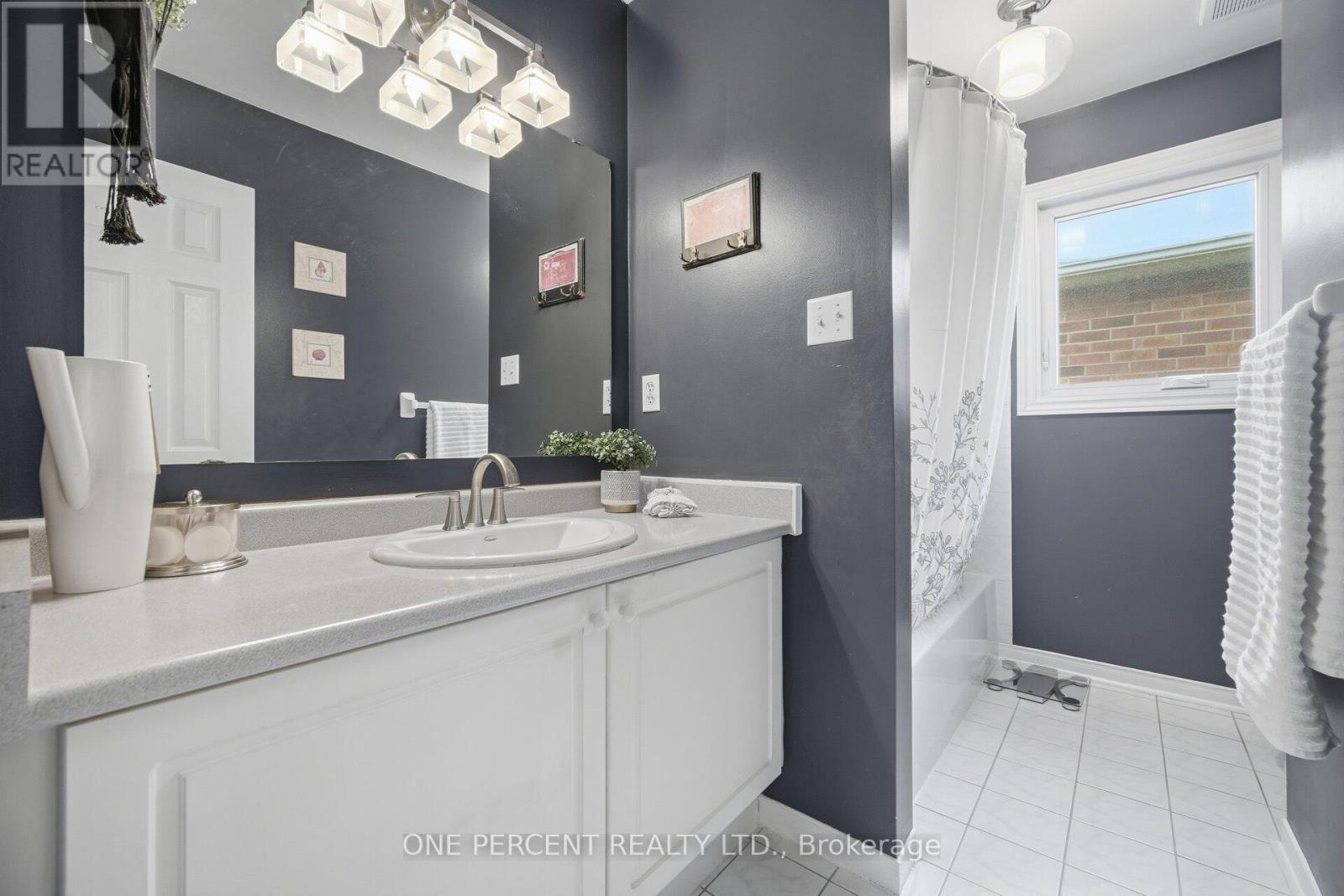 3952 Honey Locust Trail, Mississauga, Ontario  L5N 6X4 - Photo 40 - W12817796