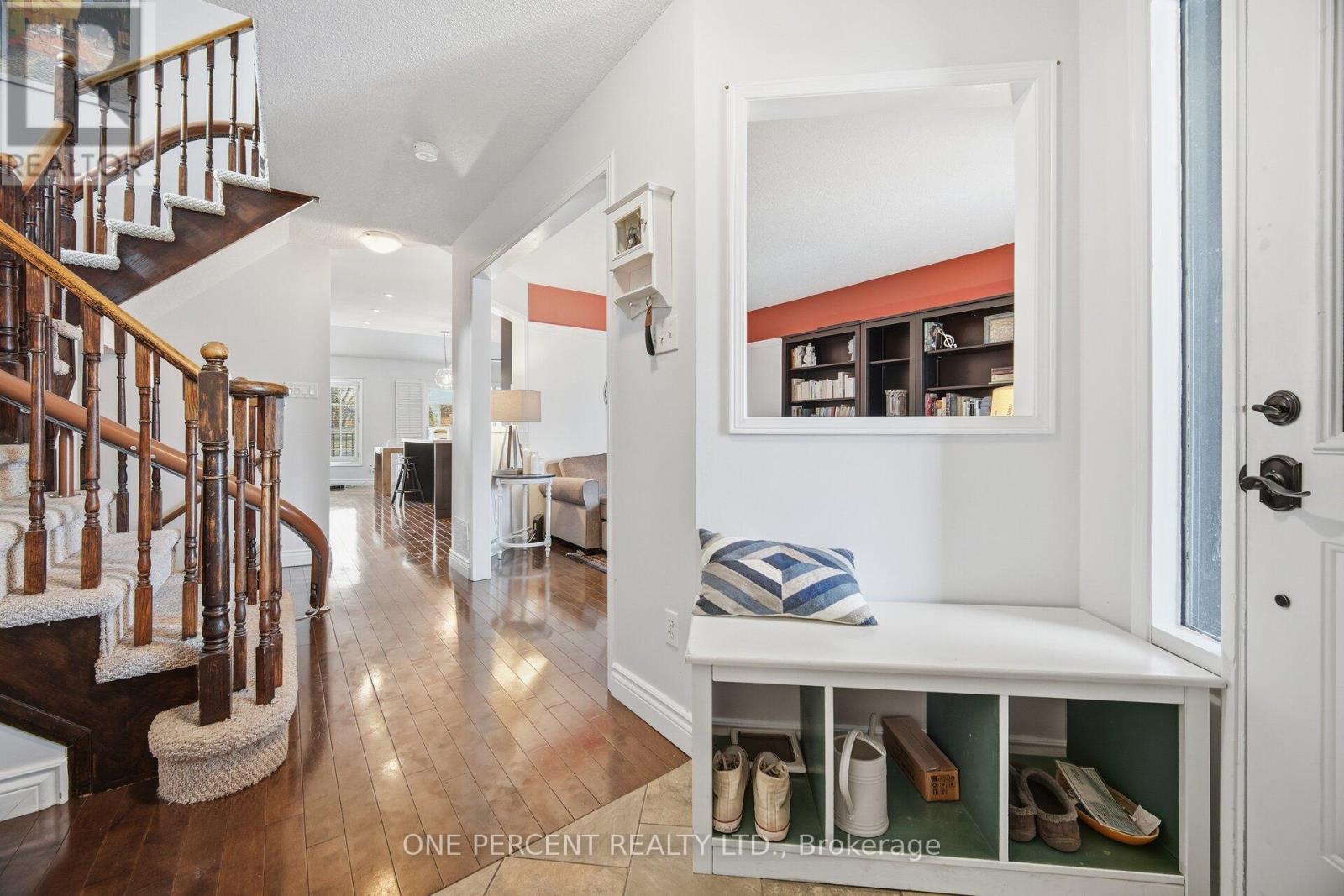 3952 Honey Locust Trail, Mississauga, Ontario  L5N 6X4 - Photo 6 - W12817796