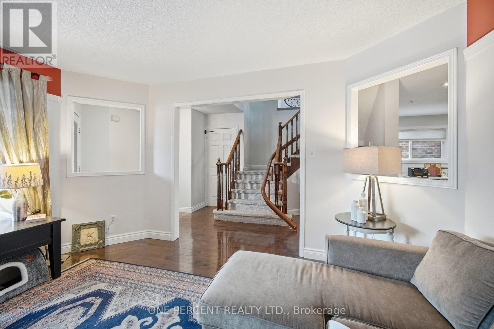 3952 Honey Locust Trail, Mississauga, Ontario  L5N 6X4 - Photo 7 - W12817796