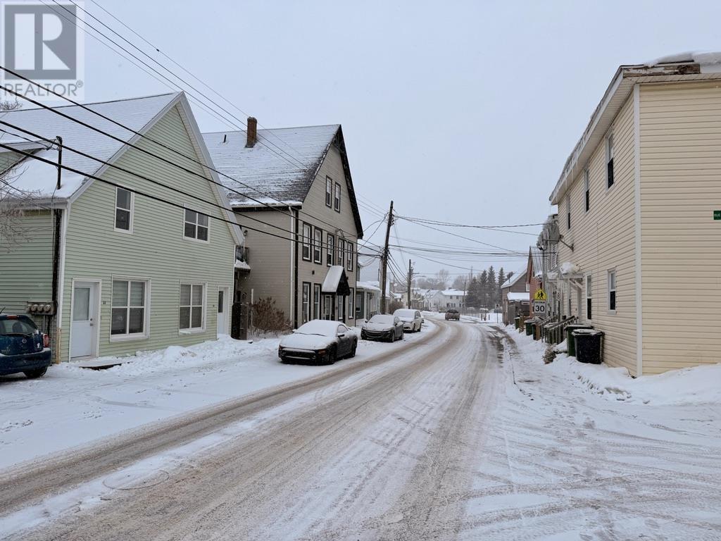 16-18 Spring Park Road, Charlottetown, Prince Edward Island  C1A 3X6 - Photo 2 - 202603336