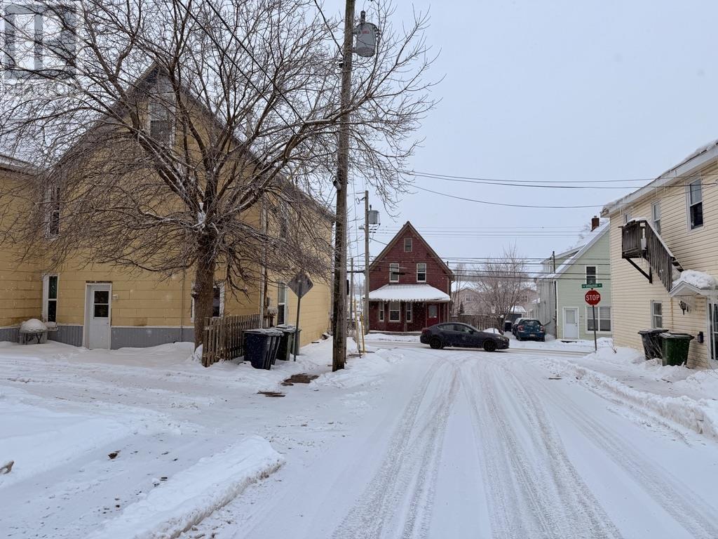 16-18 Spring Park Road, Charlottetown, Prince Edward Island  C1A 3X6 - Photo 6 - 202603336