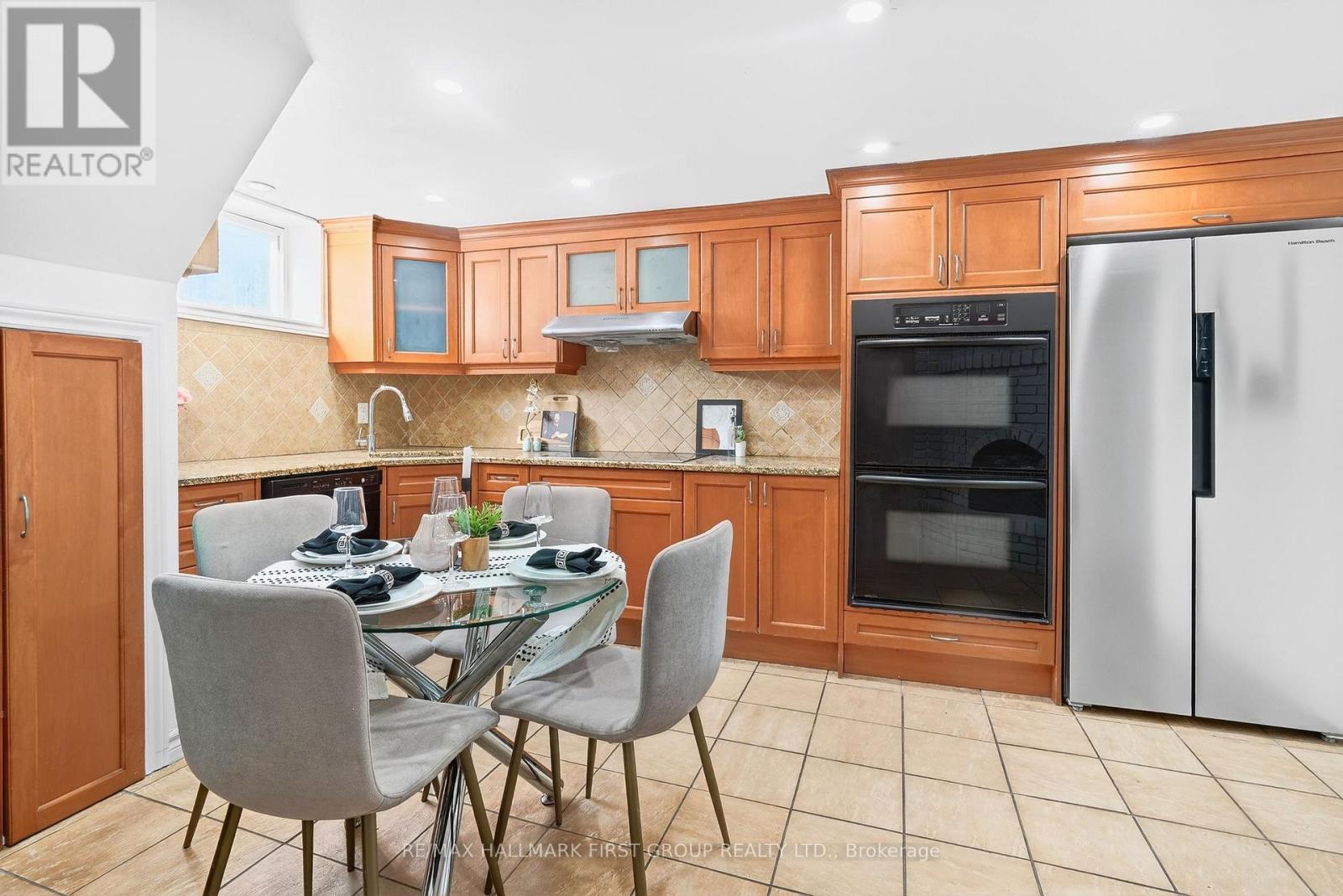 16 Archer Street, Toronto, Ontario  M6H 1J2 - Photo 24 - C12817854