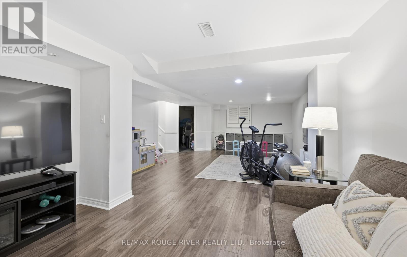 1201 Charlotte Circle, Pickering, Ontario  L1V 3P9 - Photo 23 - E12817850