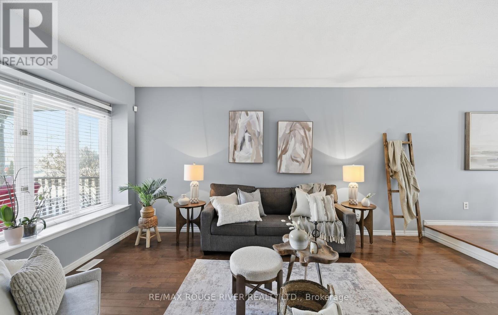 1201 Charlotte Circle, Pickering, Ontario  L1V 3P9 - Photo 4 - E12817850