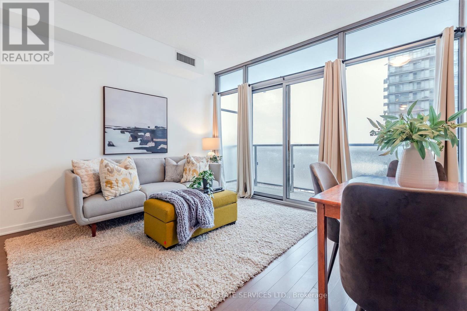 2012 - 105 THE QUEENSWAY AVENUE, Toronto, Ontario