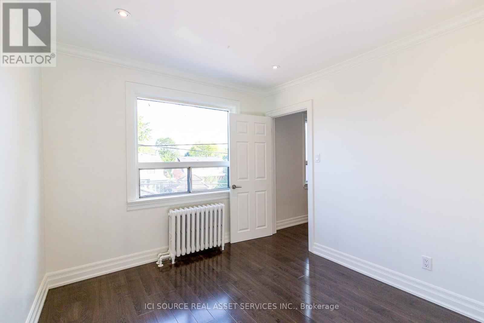 B - 253 Lakeshore Road E, Mississauga, Ontario  L5G 1G8 - Photo 6 - W12817862