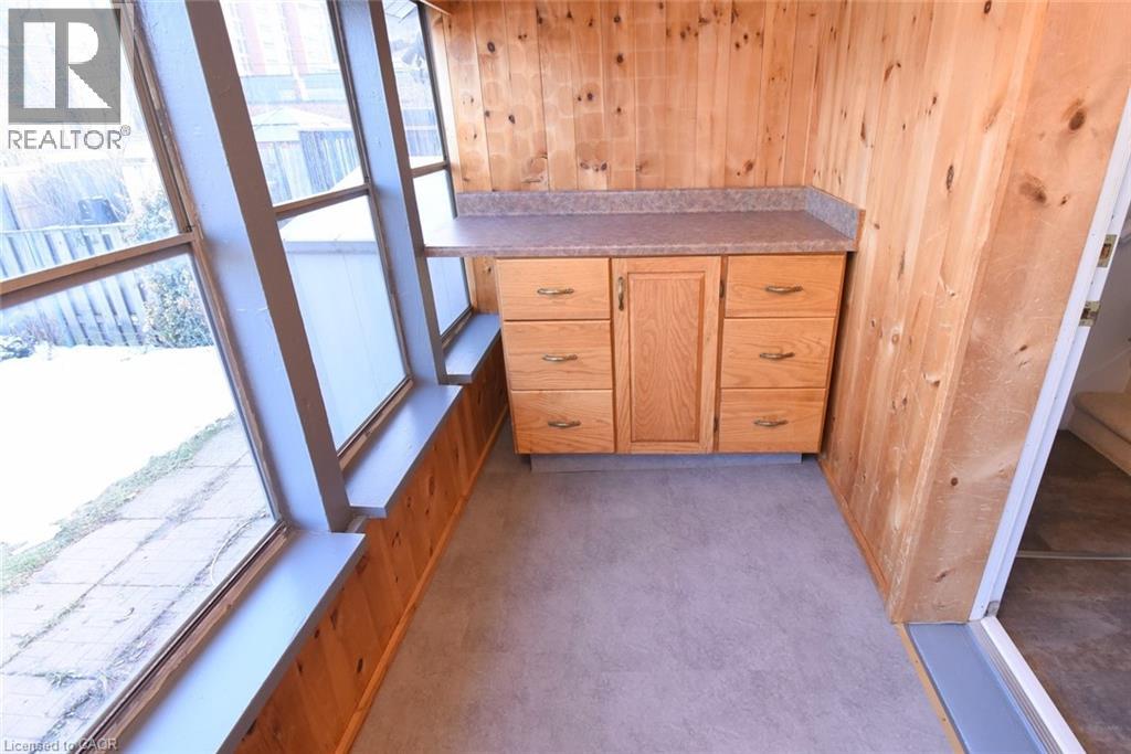 261 Prospect Street S, Hamilton, Ontario  L8M 2Z8 - Photo 12 - 40806706