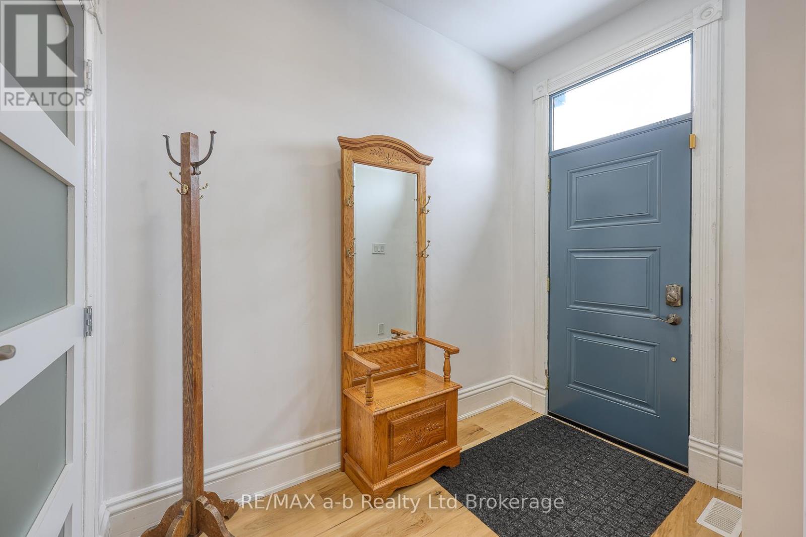 550 Mary Street, Woodstock, Ontario  N4S 4S9 - Photo 3 - X12817906