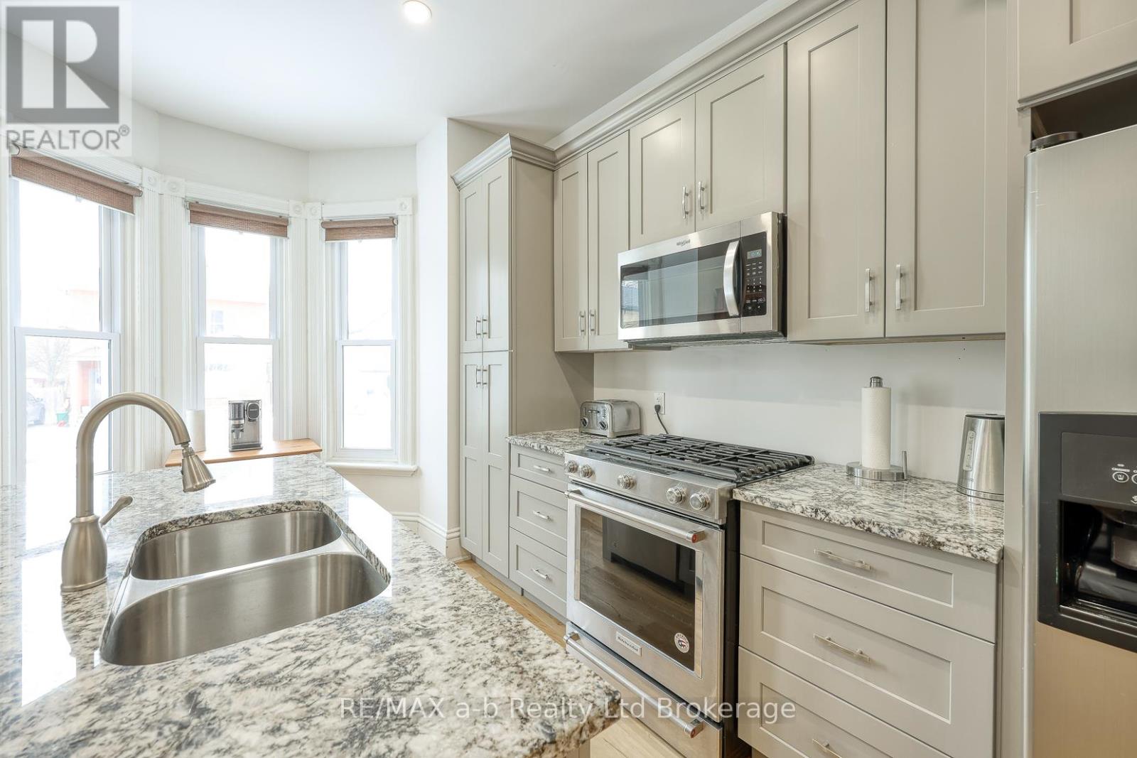 550 Mary Street, Woodstock, Ontario  N4S 4S9 - Photo 7 - X12817906